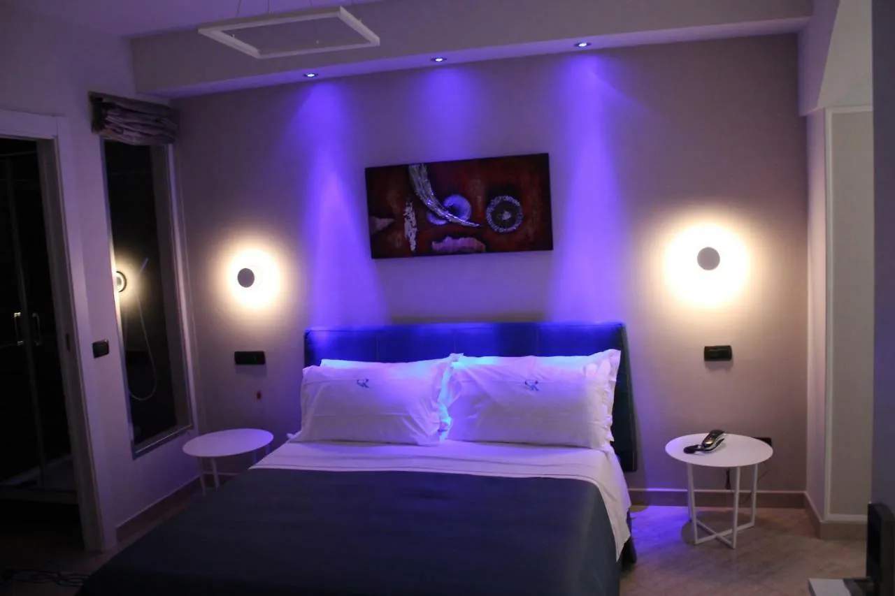 Sonevi Rooms Naples 2*,